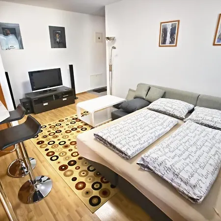 Hugo * Velky Slavkov