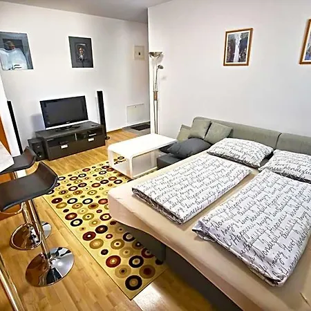 Hugo Hotel *
